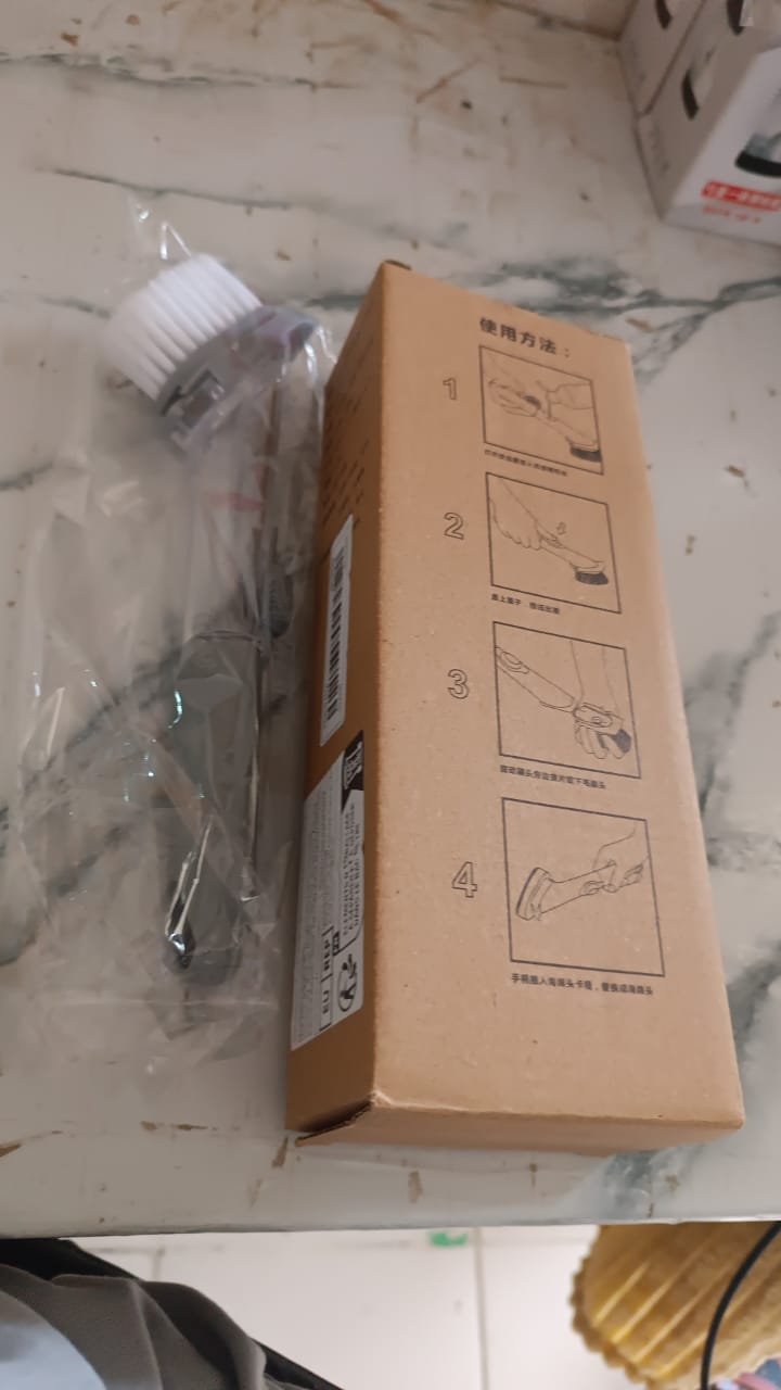 Dish Brush with Built-In Soap Dispenser