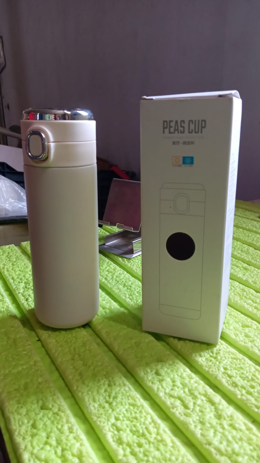 Smart Insulated Bottle with LED Temperature Display (420ml)